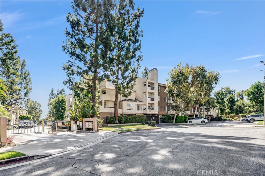 5500 Owensmouth Ave 122, Woodland Hills, CA 91367 — photo 1