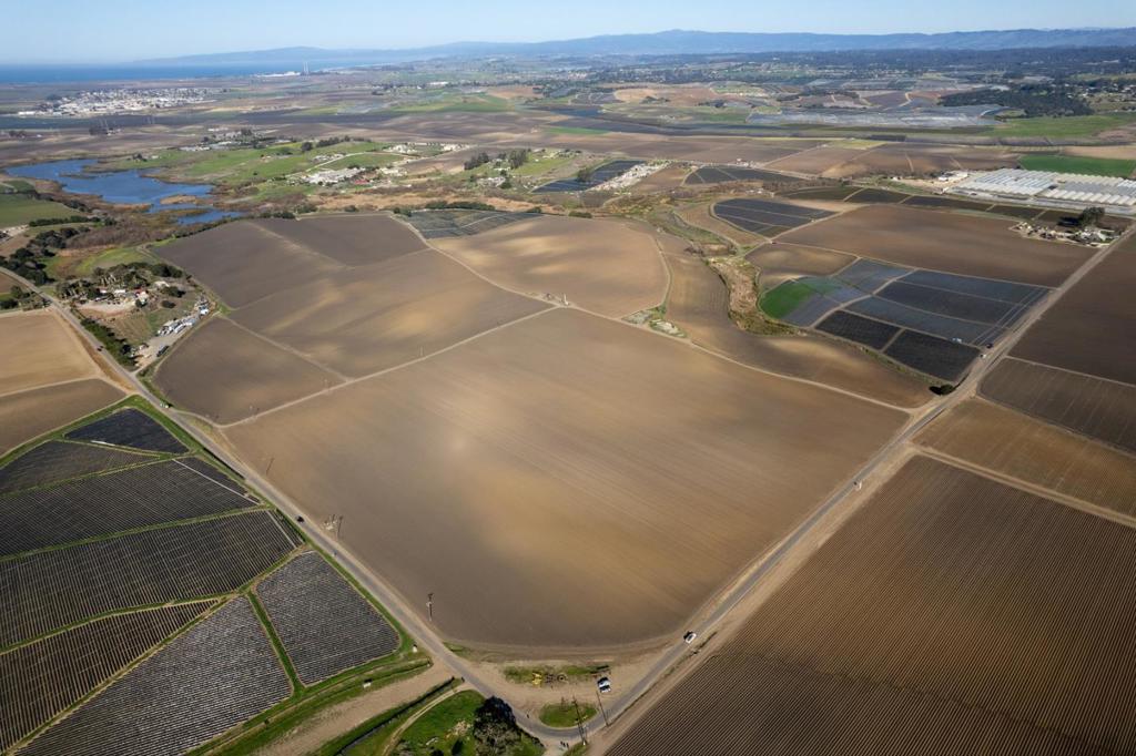 Address withheld, Salinas, CA 93907 — photo 1