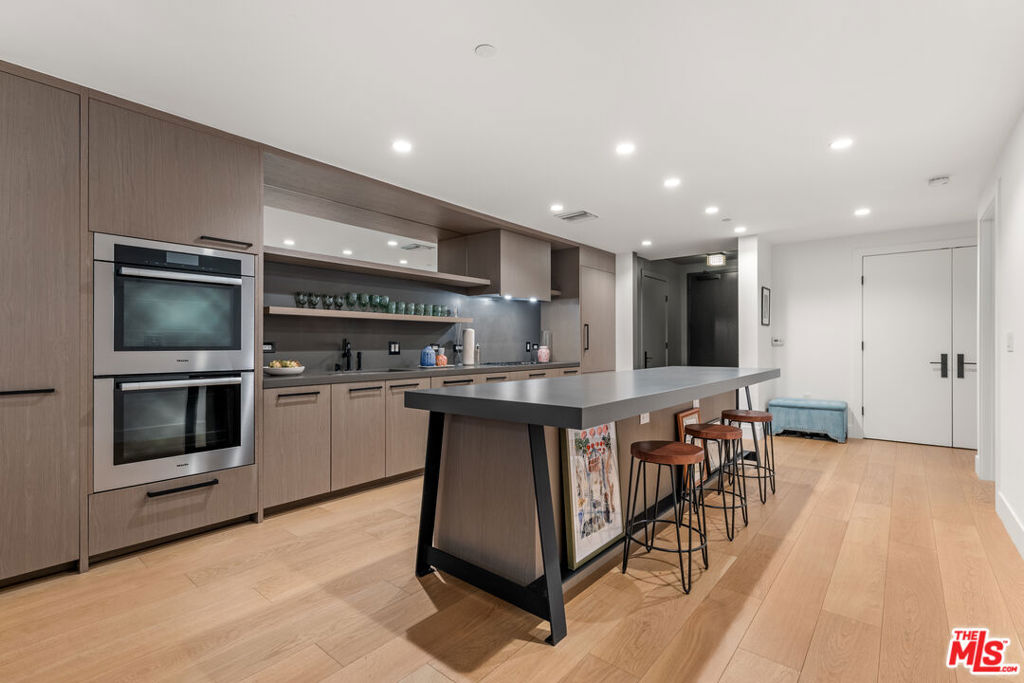 10777 Wilshire Boulevard 201, Los Angeles, CA 90024 — photo 1