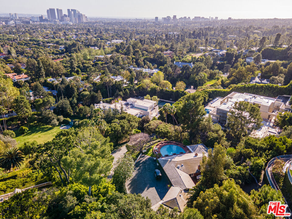 1114 Calle Vista Drive, Beverly Hills, CA 90210 — photo 1