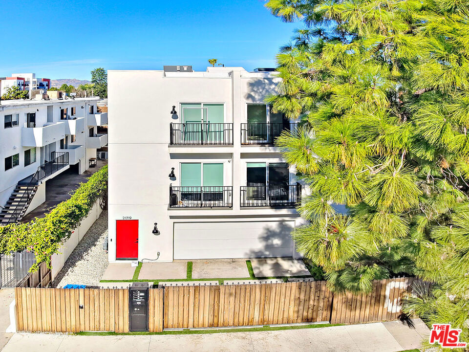 21719 Hart Street, Canoga Park, CA 91303 — photo 1