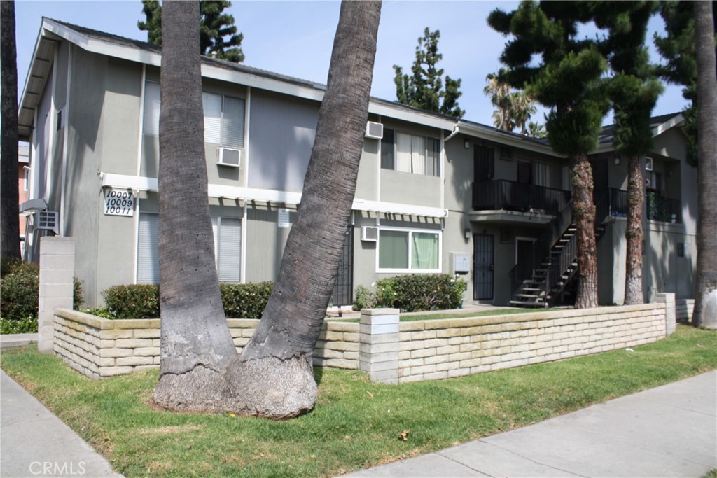 10011 Sepulveda, San Fernando, CA 91345 — photo 1