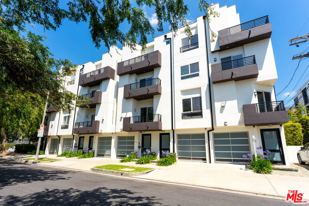 438 Arnaz Drive 106, Los Angeles, CA 90048 — photo 1
