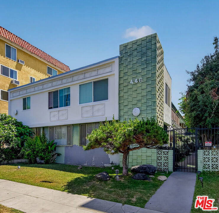 446 S St Andrews Place 2, Los Angeles, CA 90020 — photo 1