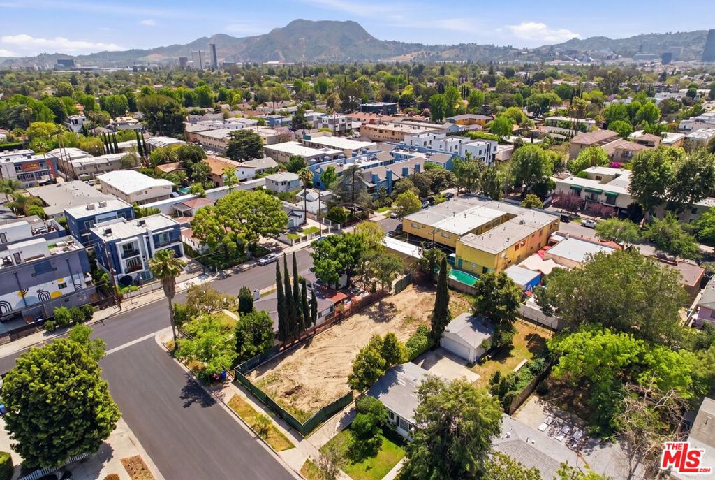 10808 Hartsook Street, North Hollywood, CA 91601 — photo 1