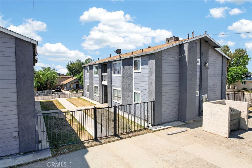 1300 Flower, Bakersfield, CA 93305 — photo 1