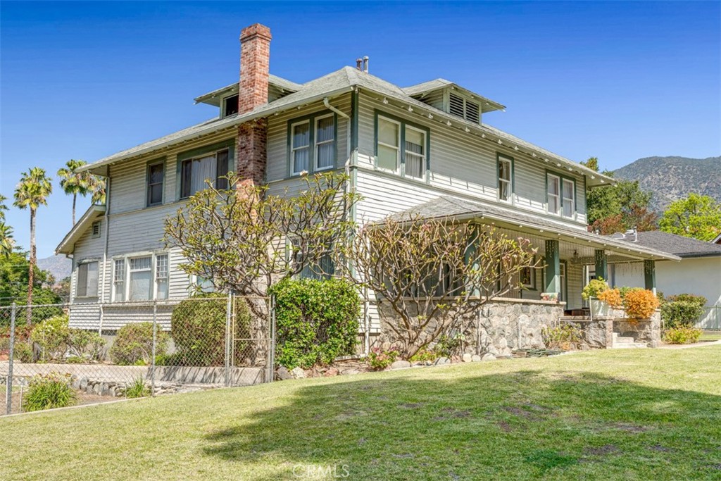 425 N Canyon, Monrovia, CA 91016 — photo 1