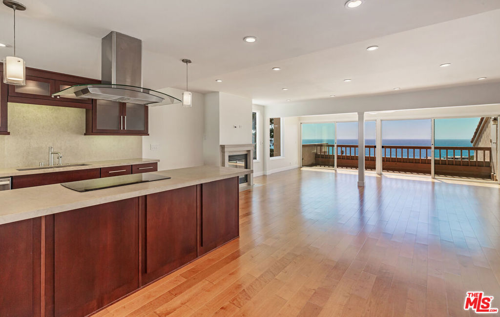 23914 De Ville Way D, Malibu, CA 90265 — photo 1