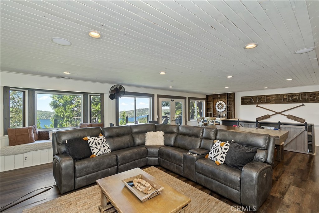 533 Sunderland Court, Lake Arrowhead, CA 92352 — photo 1