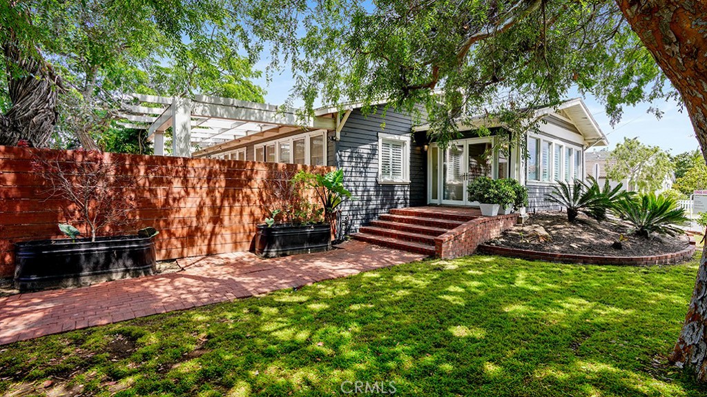2197 Santa Ana Avenue, Costa Mesa, CA 92627 — photo 1