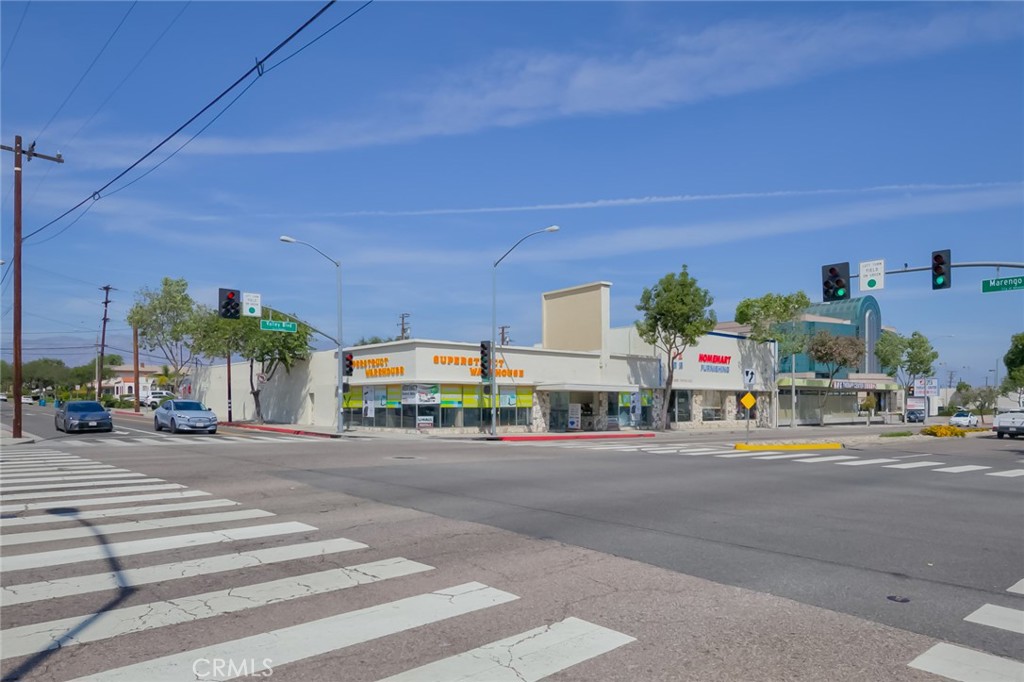 1673 W Valley
