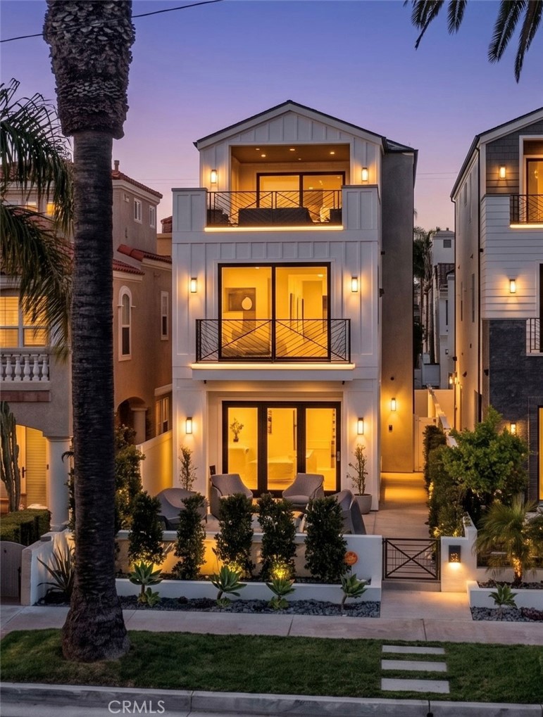 414 9th, Huntington Beach, CA 92648 — photo 1