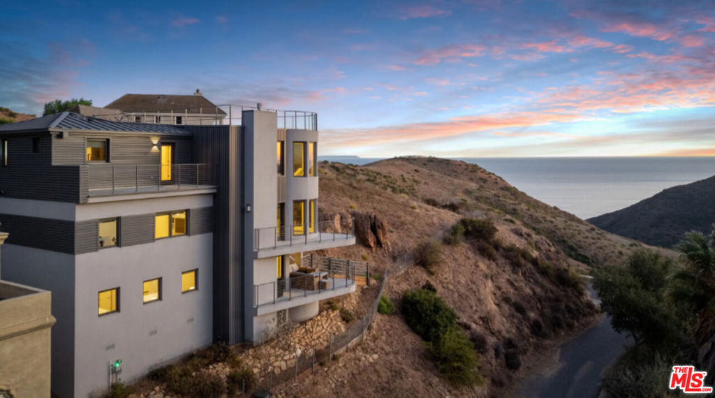 3004 Sequit Dr, Malibu, CA 90265 — photo 1