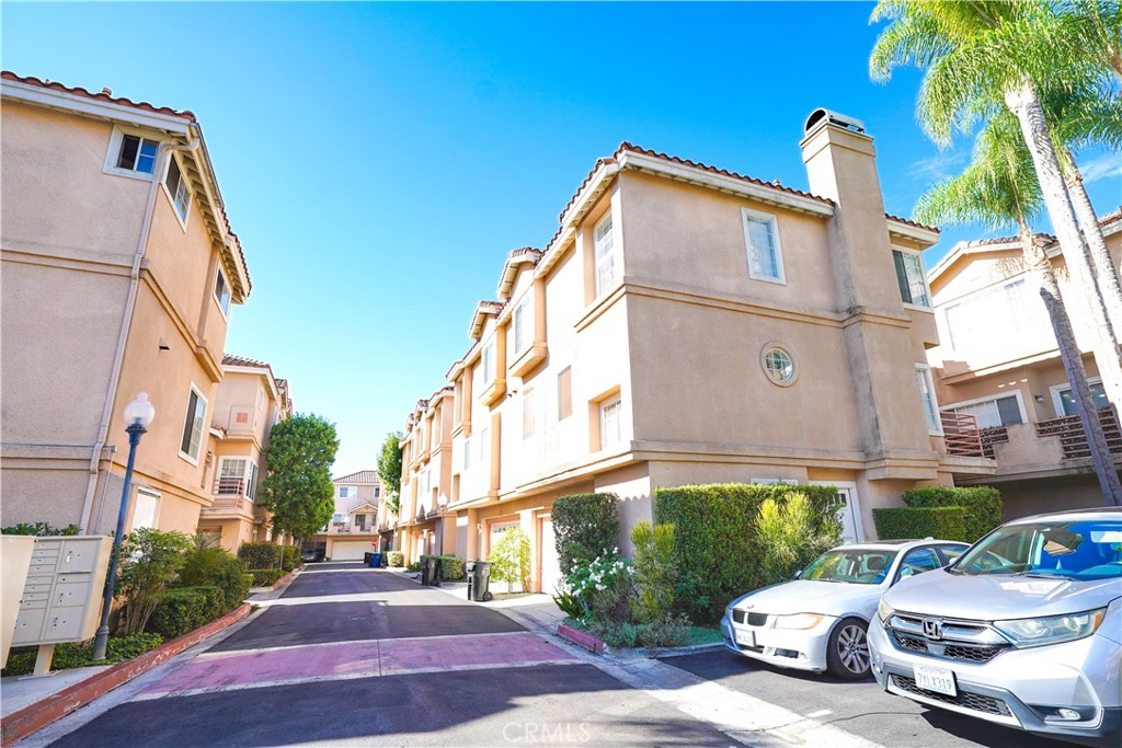 14053 Lemoli, Hawthorne, CA 90250 — photo 1