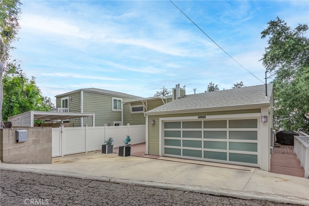 20925 Almazan Road, Woodland Hills, CA 91364 — photo 1