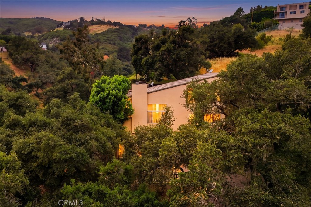 4077 Escondido