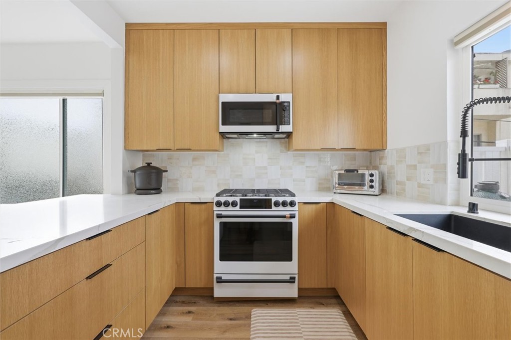 11936 Gorham, Los Angeles, CA 90049 — photo 1