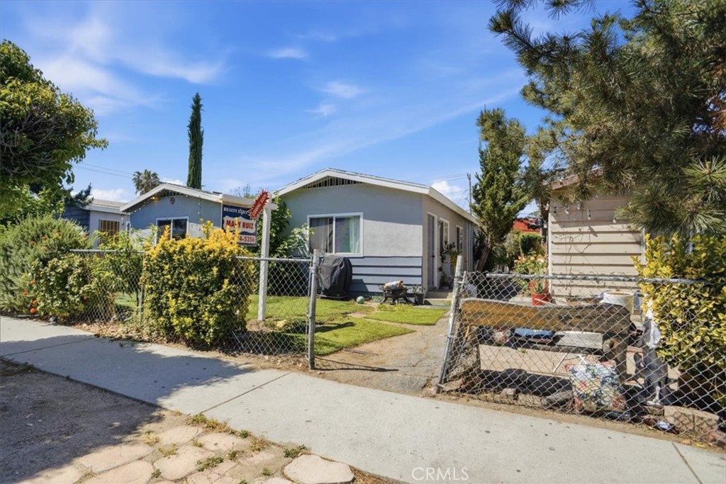 24047 Arch, Newhall, CA 91321 — photo 1