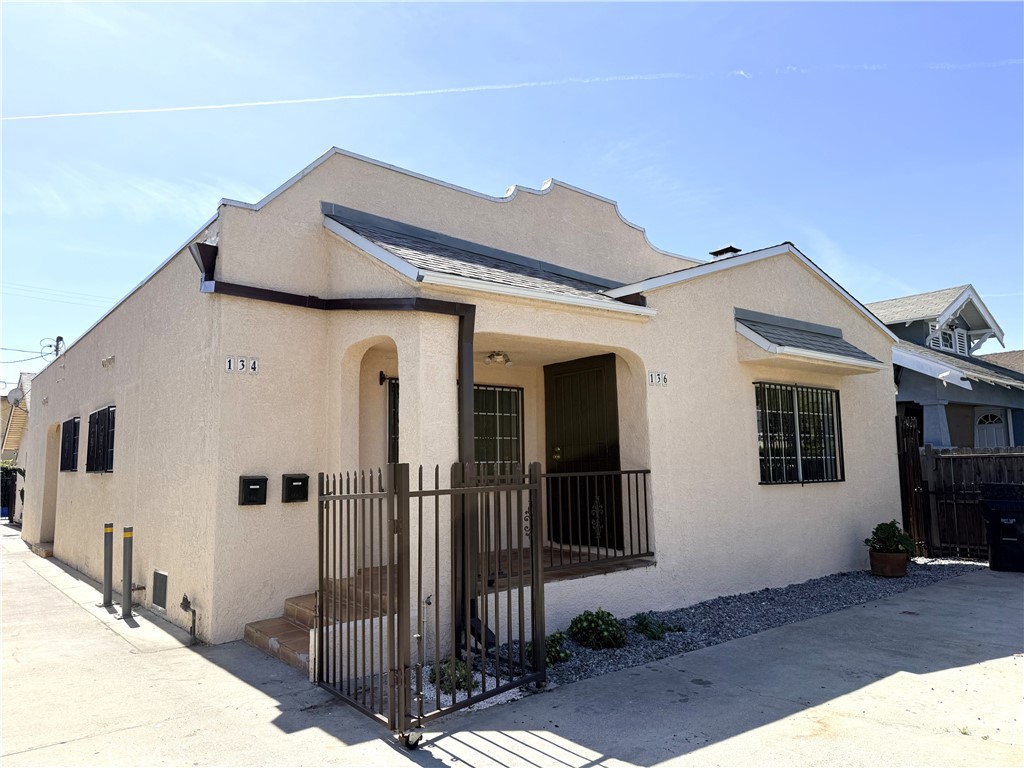 134 W 49th, Los Angeles, CA 90037 — photo 1