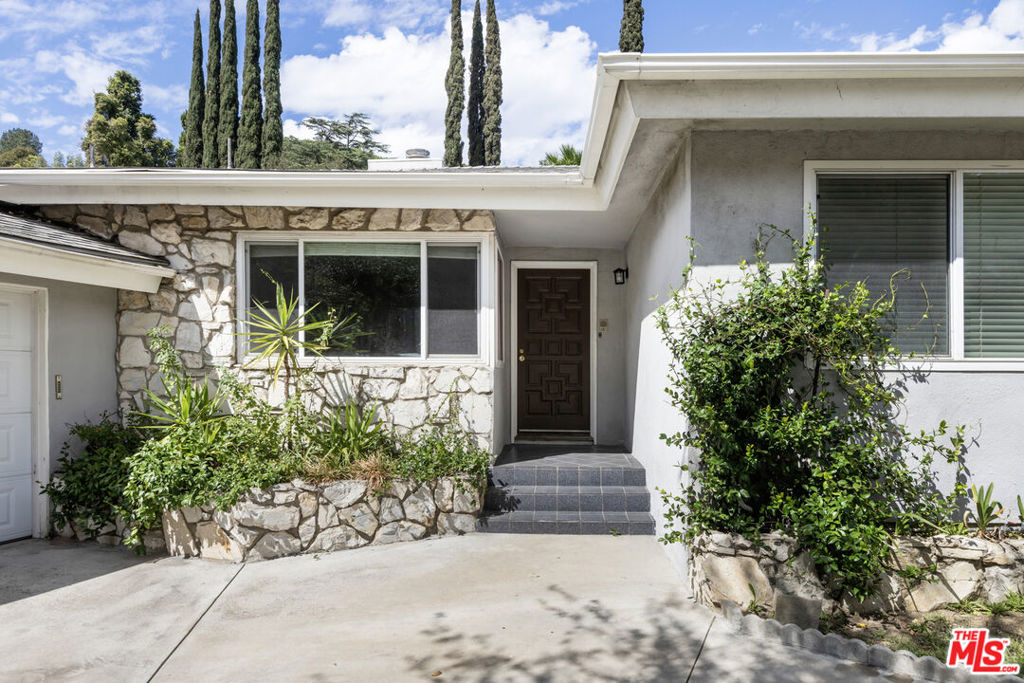 15508 Royal Ridge Road, Sherman Oaks, CA 91403 — photo 1