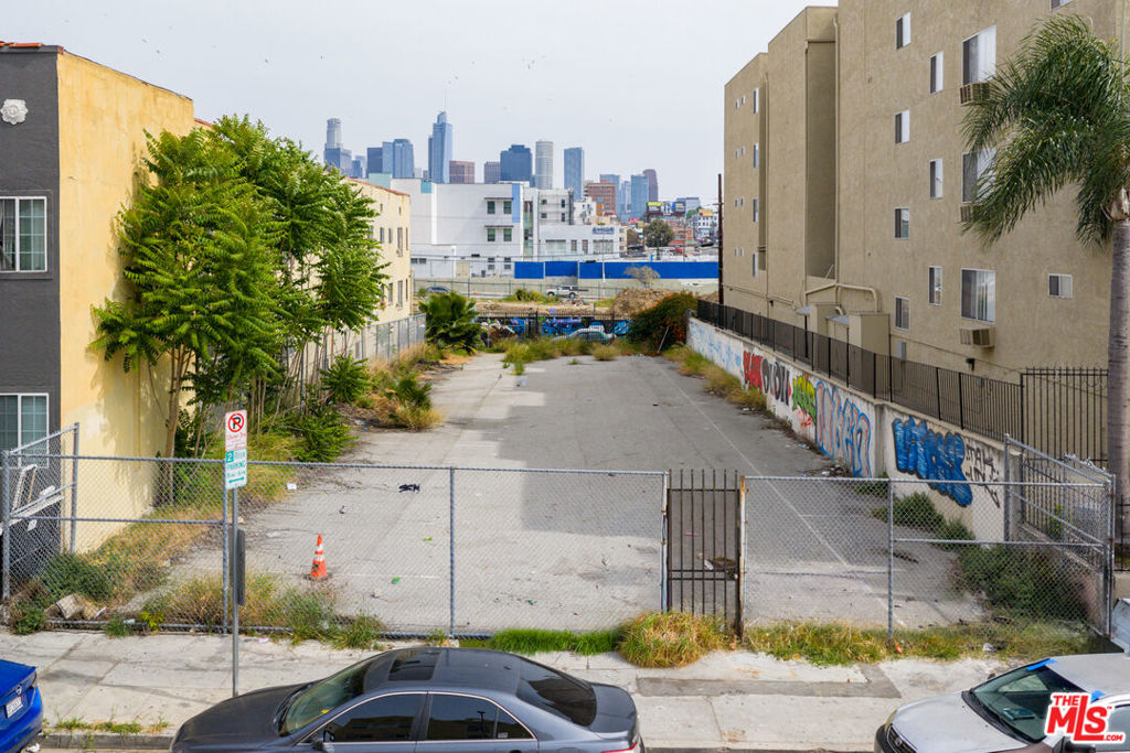 744 S Carondelet Street, Los Angeles, CA 90057 — photo 1