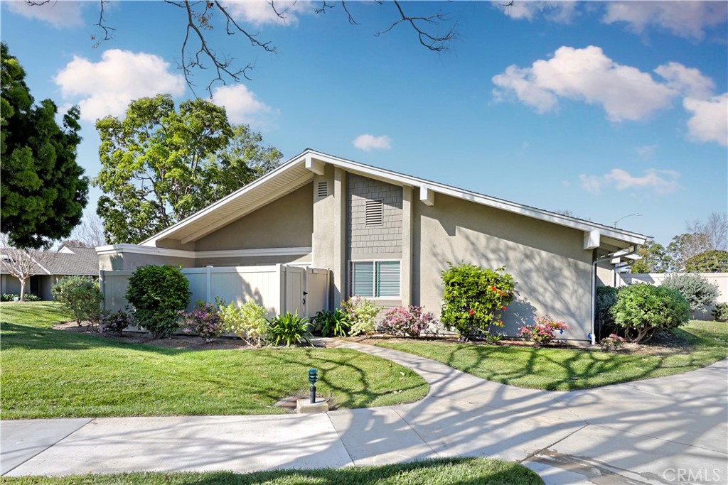 8933 Amador Circle #1316E, Huntington Beach, CA 92646 — photo 1