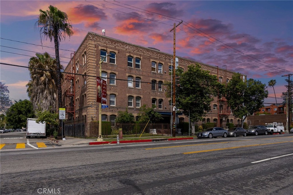 4125 S Figueroa 202, Los Angeles, CA 90037 — photo 1