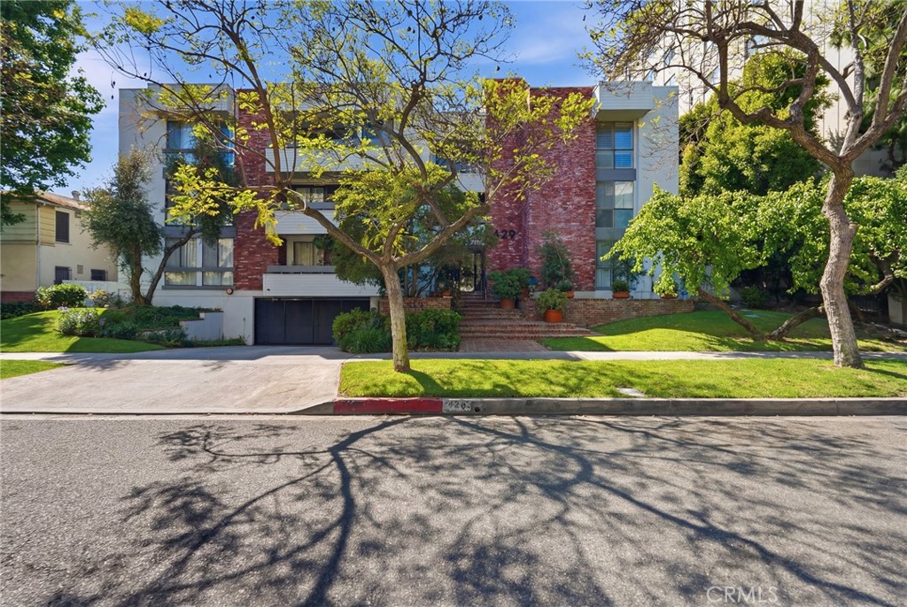 429 N Oakhurst Drive 301, Beverly Hills, CA 90210 — photo 1