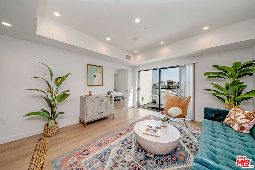 321 S Oxford Avenue 606, Los Angeles, CA 90020 — photo 1