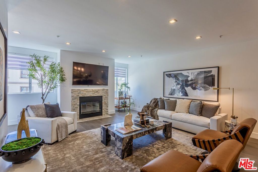 120 S Crescent Drive 304, Beverly Hills, CA 90212 — photo 1