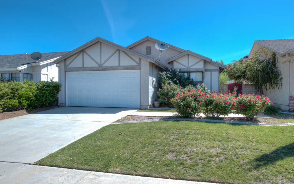 2718 E Avenue S, Palmdale, CA 93550 — photo 1