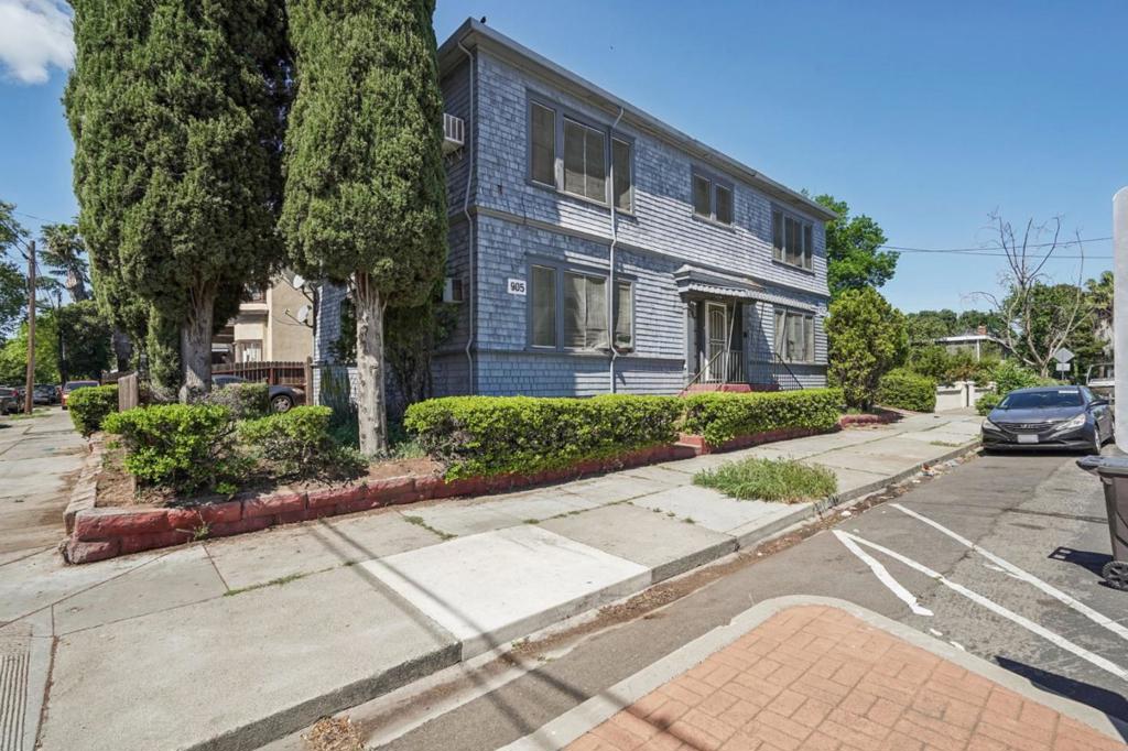 905 N Commerce Street