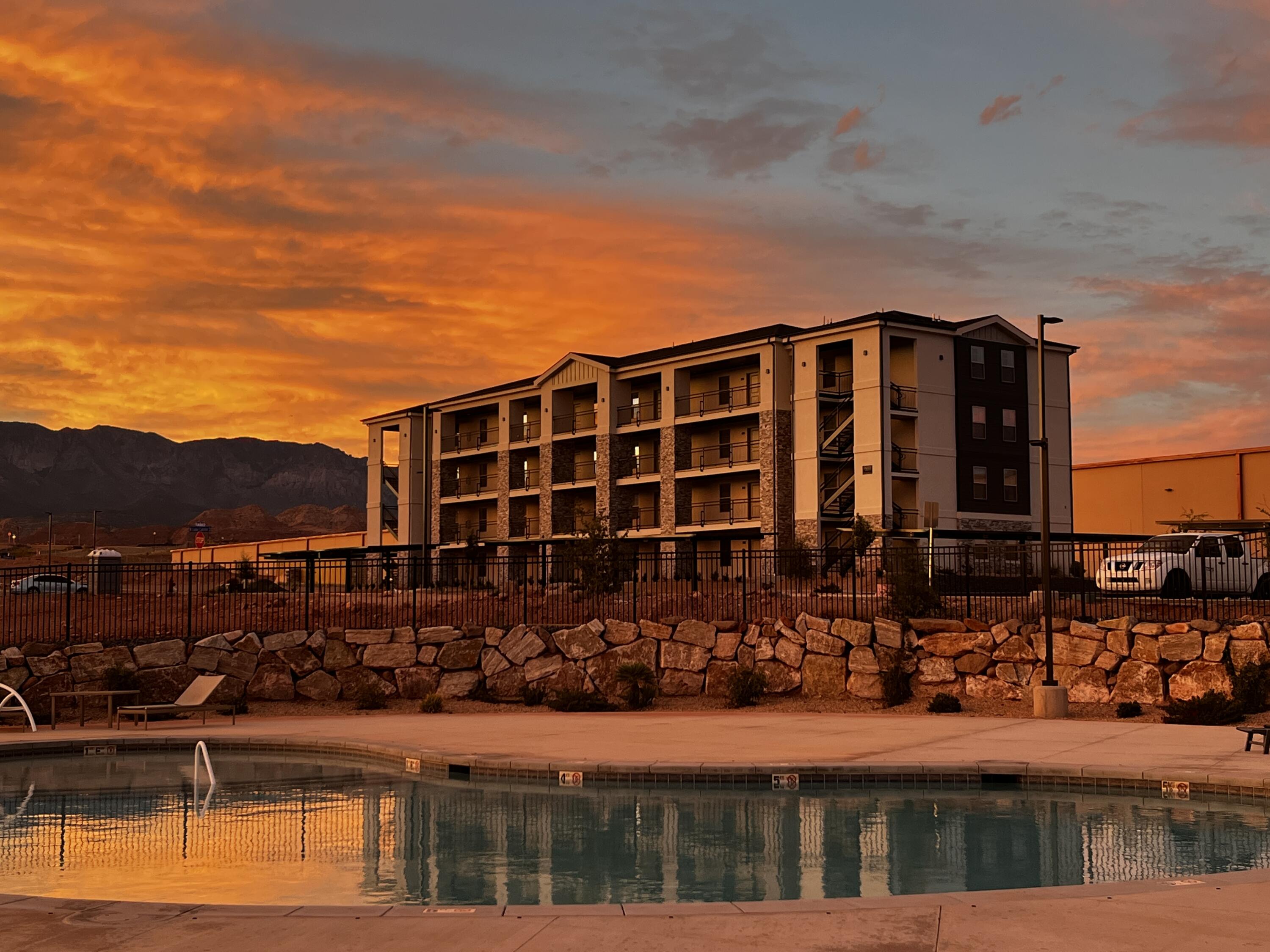 290 N LONE ROCK #206, Hurricane, UT 84737
