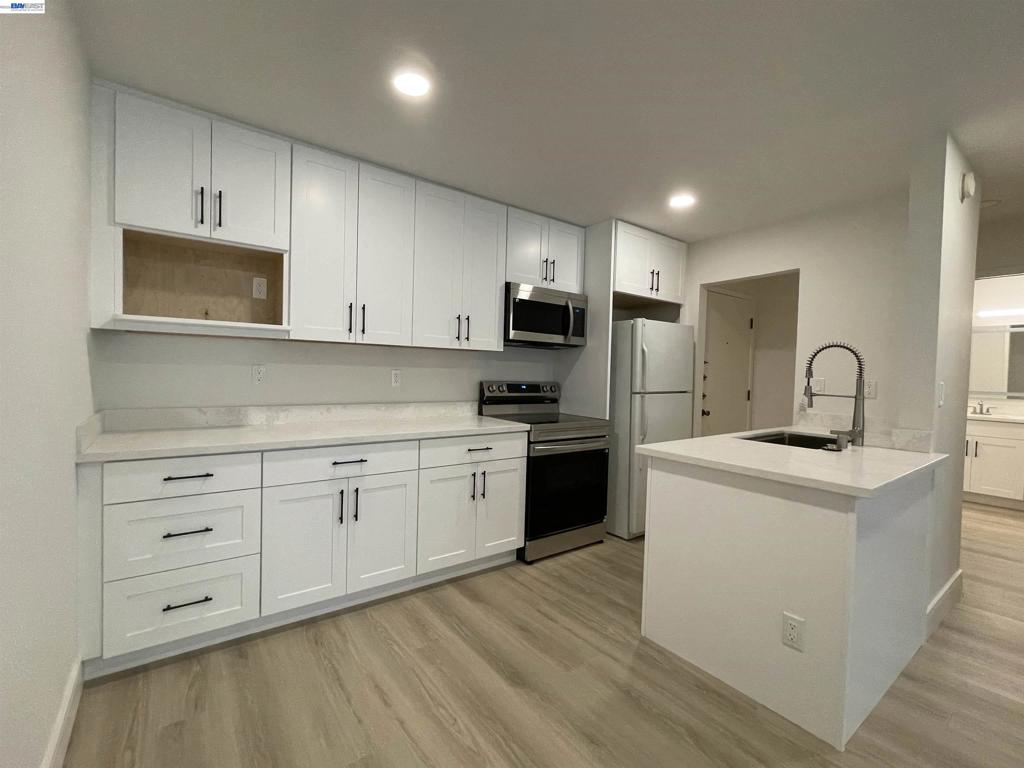 965 SHOREPOINT CT #200, Alameda, CA 94501 — photo 1