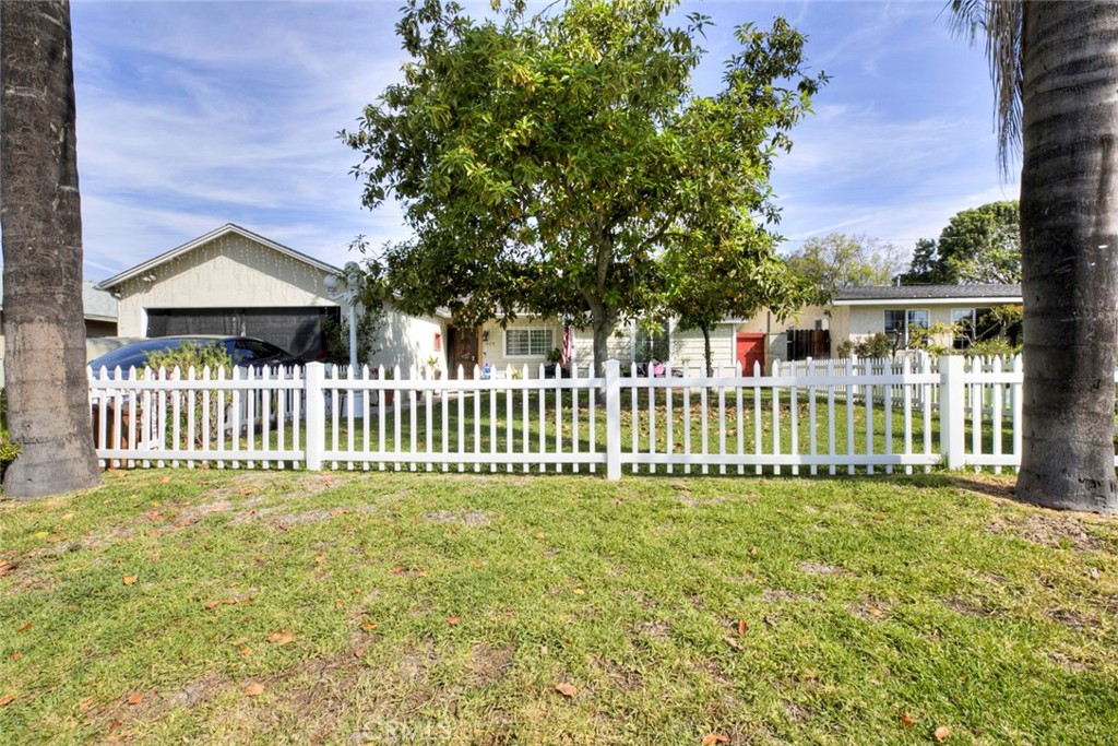 1029 E Galatea, Azusa, CA 91702 — photo 1