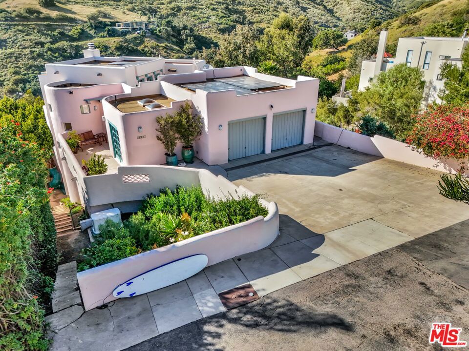 2915 Valmere Drive, Malibu, CA 90265 — photo 1