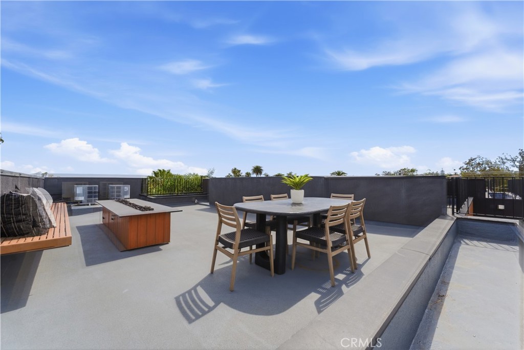 11702 Charnock Road, Los Angeles, CA 90066 — photo 1