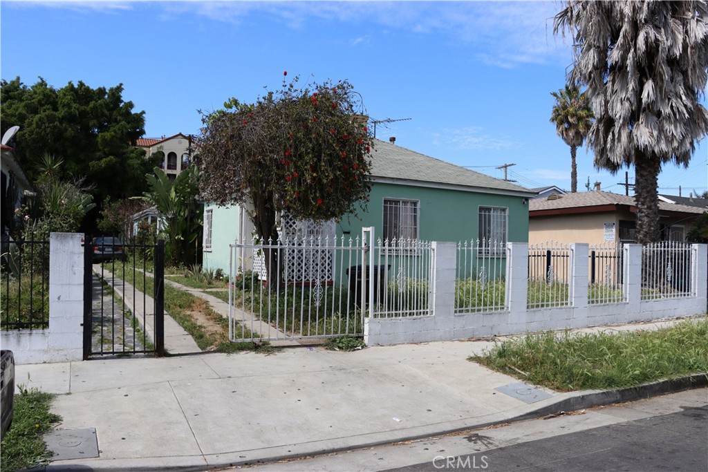 6023 11th Avenue, Los Angeles, CA 90043 — photo 1