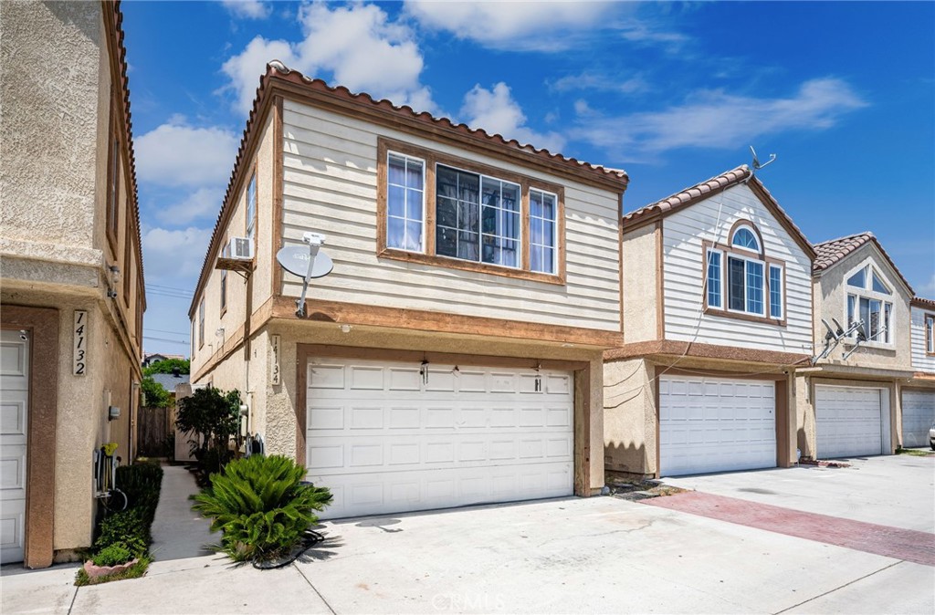14134 Orizaba, Paramount, CA 90723 — photo 1