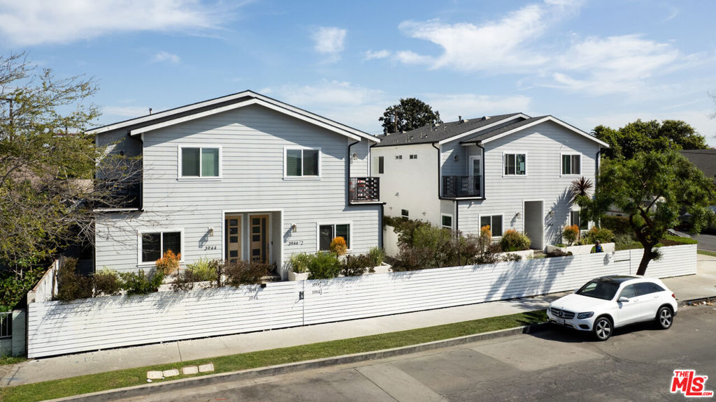 1135 Leighton Avenue, Los Angeles, CA 90037 — photo 1