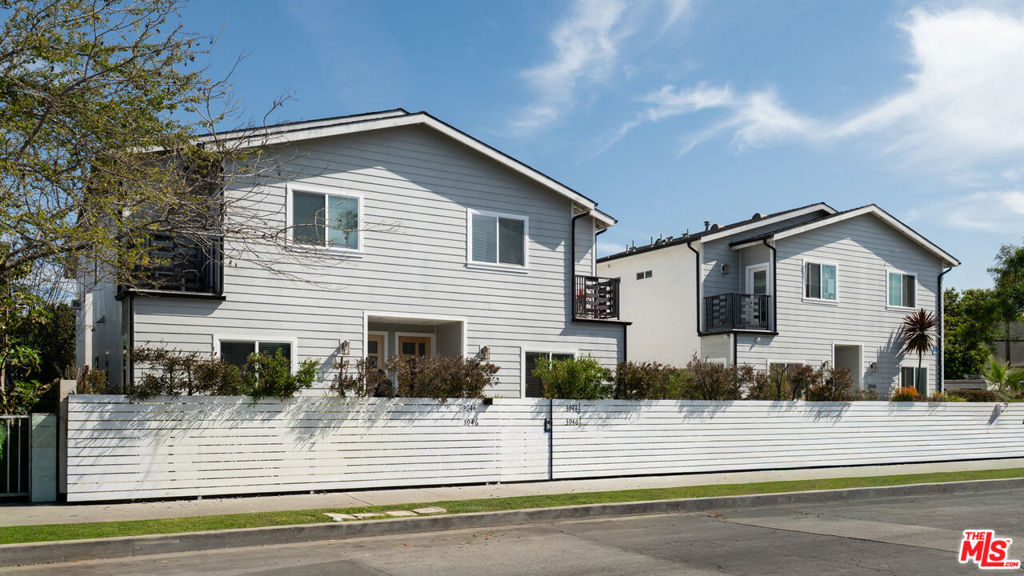 3944 S Budlong Avenue, Los Angeles, CA 90037 — photo 1