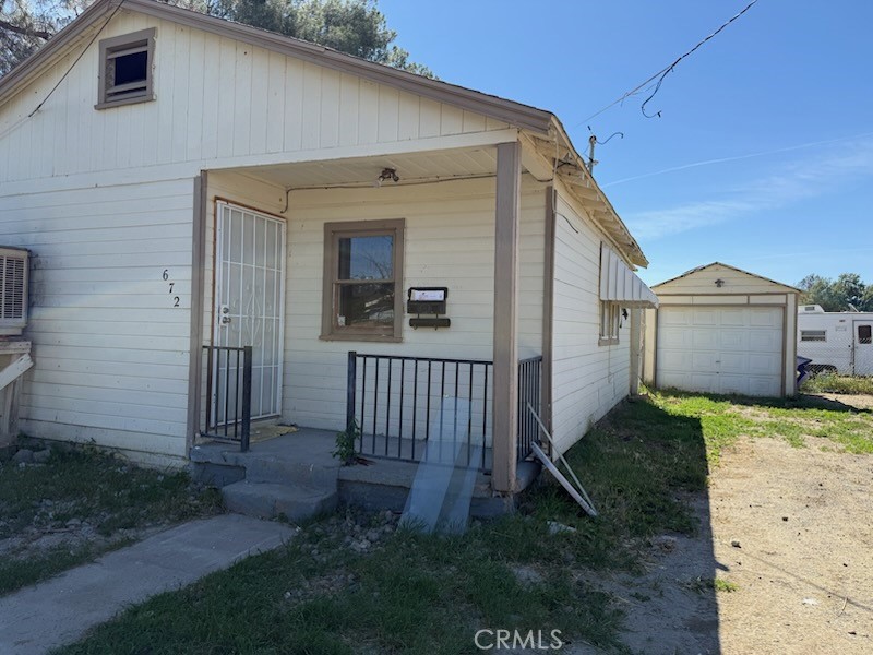 672 E Tache, Coalinga, CA 93210 — photo 1