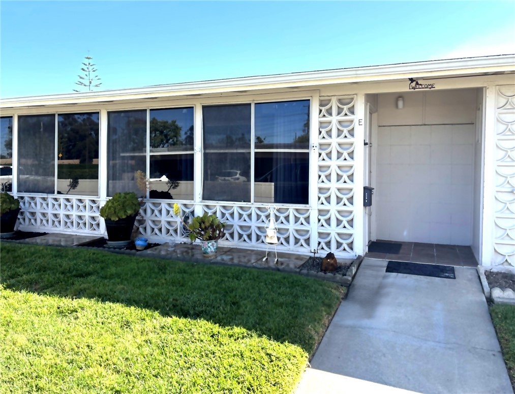 1075 Brookline Road M9-220E, Seal Beach, CA 90740 — photo 1