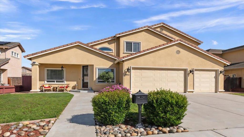 1901 Calistoga Drive, Hollister, CA 95023 — photo 1