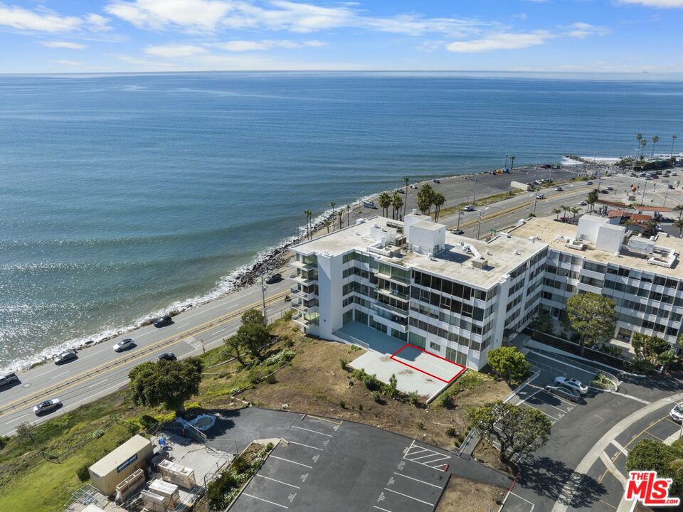 17366 W Sunset Boulevard 102, Pacific Palisades, CA 90272 — photo 1
