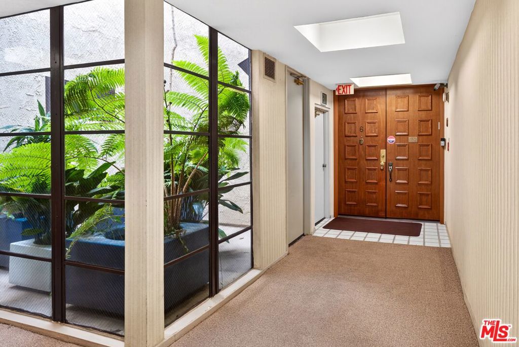 4822 Van Noord Avenue 6, Sherman Oaks, CA 91423 — photo 1