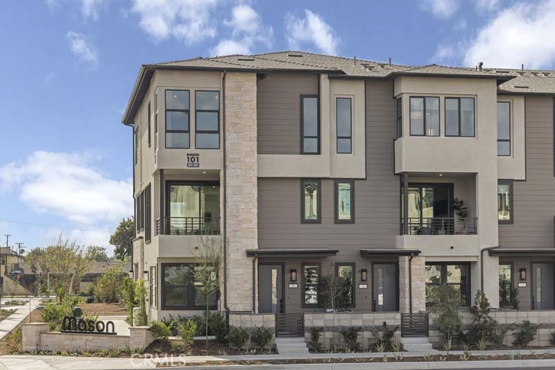 101 Laxore St. 205