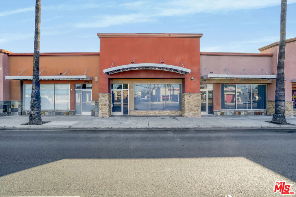 21512 Norwalk Boulevard