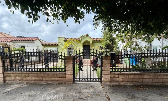 3005 11th Avenue, Los Angeles, CA 90018 — photo 1