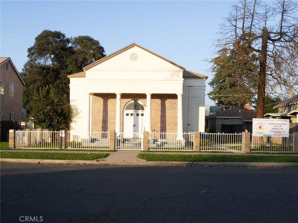 203 W 20th, Merced, CA 95340 — photo 1